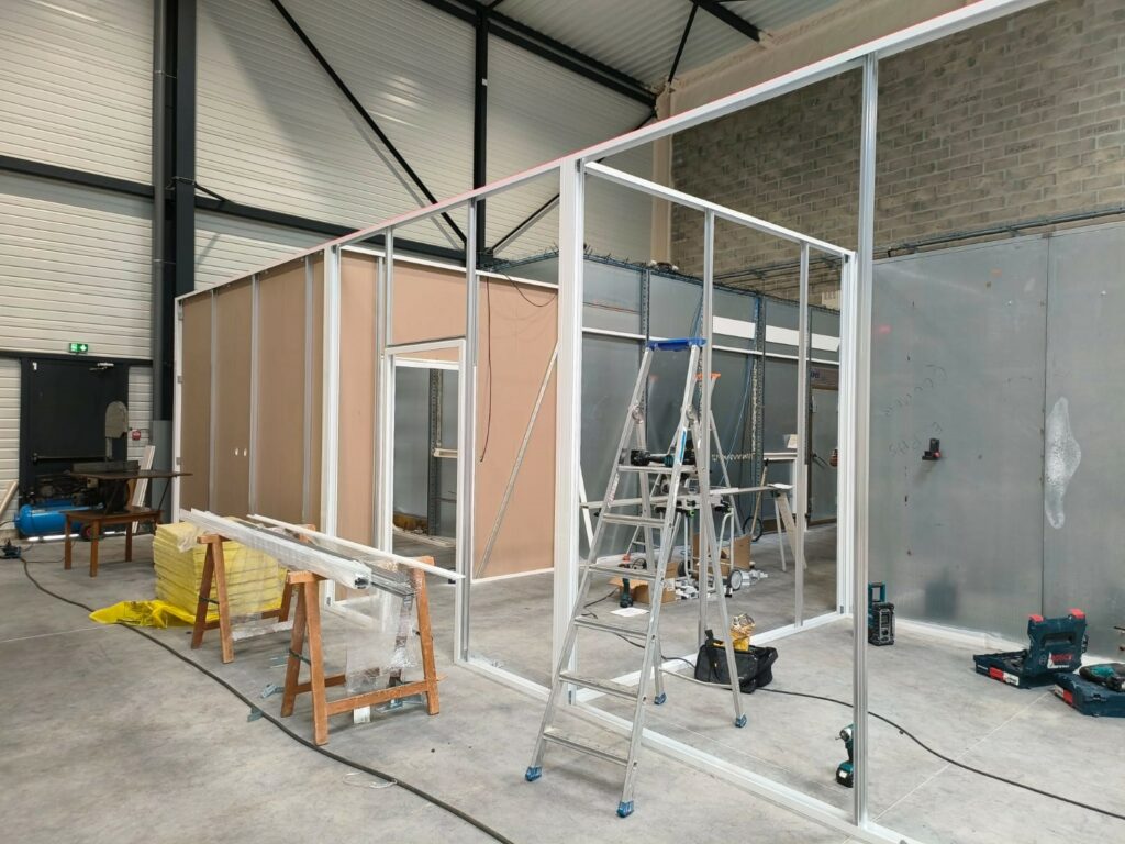 travaux création cloisons bureaux labos 95